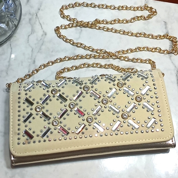 Ruby Pearl Wallet - Picture 2 of 7